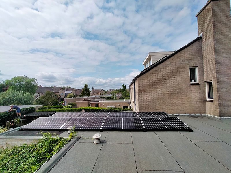 zonnepanelen op plat dak zonder schaduw