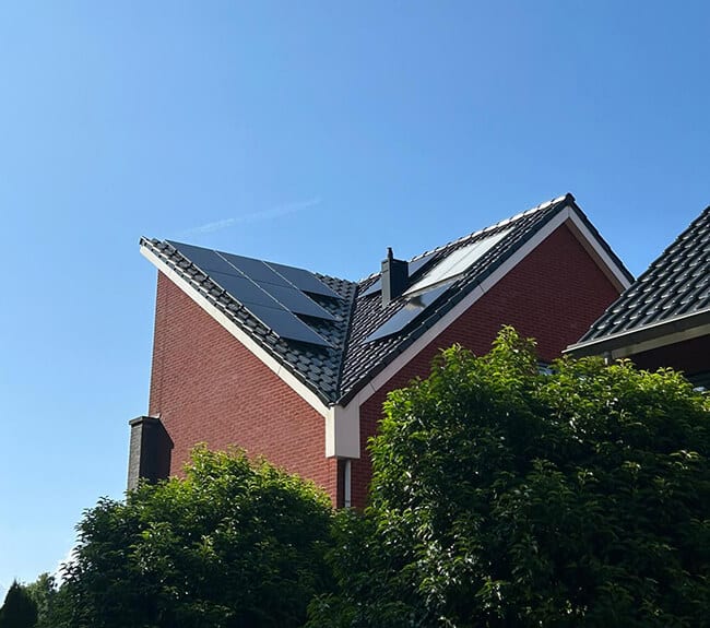Zonnepanelen installatie in Drenthe uniek design